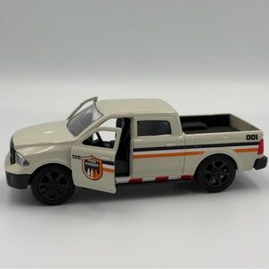 Jada Just Trucks 2013 Dodge Ram 1500 Park Ranger Cream 1:32 Diecast Toy Truck